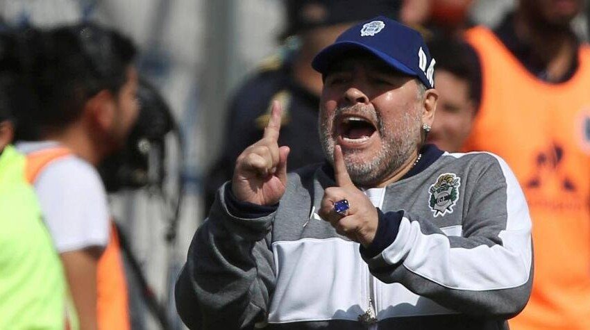  Maradona Fuen Internado en Una Clinica de Mar de Plata