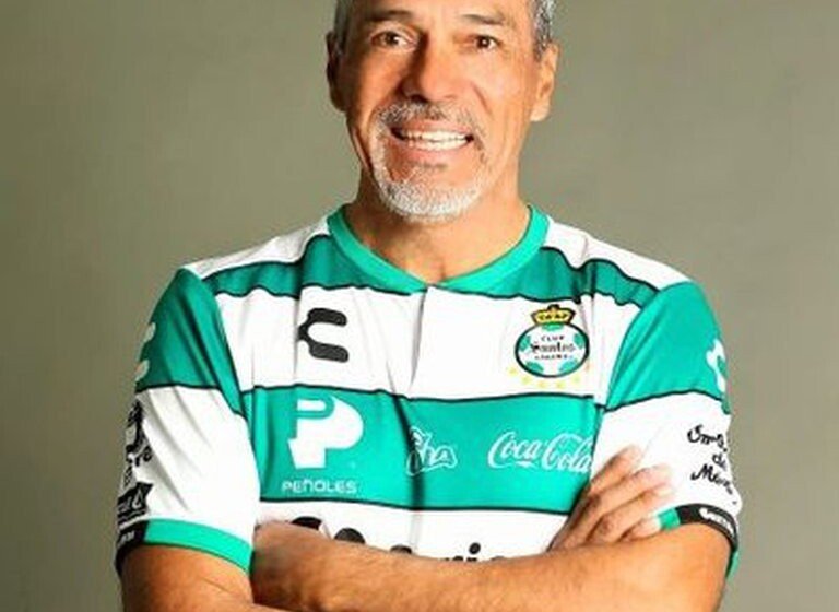 Murió por COVID-19 Martín Pérez Padrón, Director Técnico de Santos femenil
